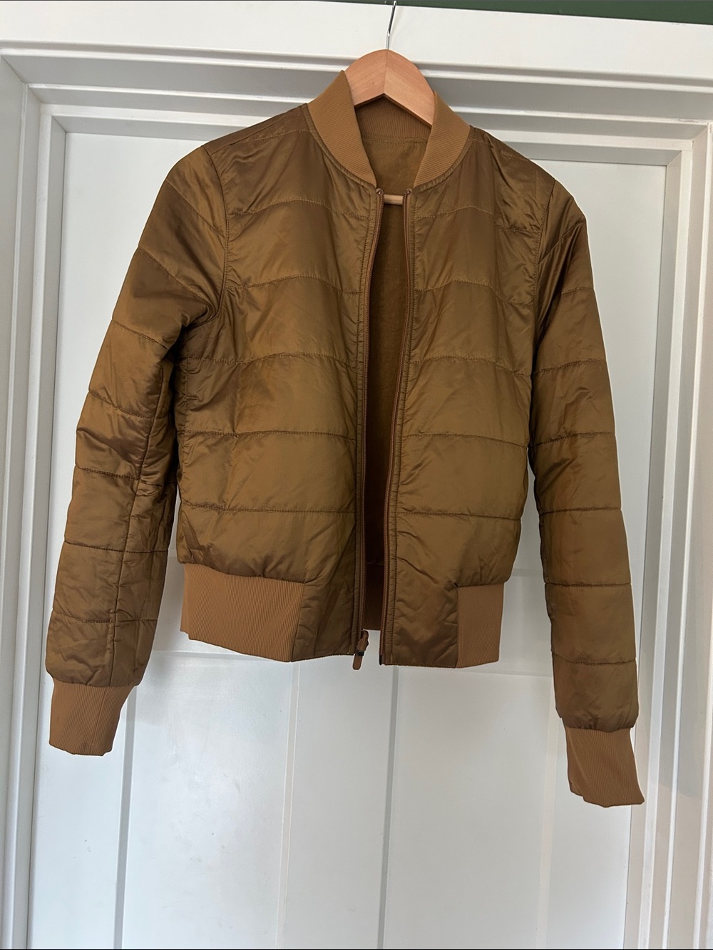 Women's Lightweight Puffer Bomber Jacket - Brown